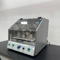 VWR 1570 Incubator Shaker image 1
